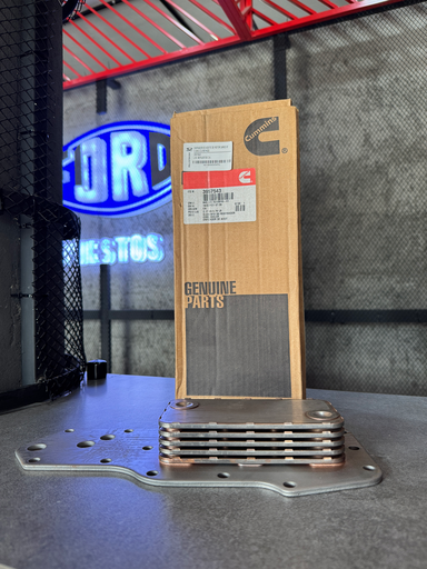 [3957543] ENFRIADOR DE ACEITE DE MOTOR CARGO 815  816 ORIG CUMMINS